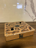 Hormiguero en madera de tzalam 14x14 cm