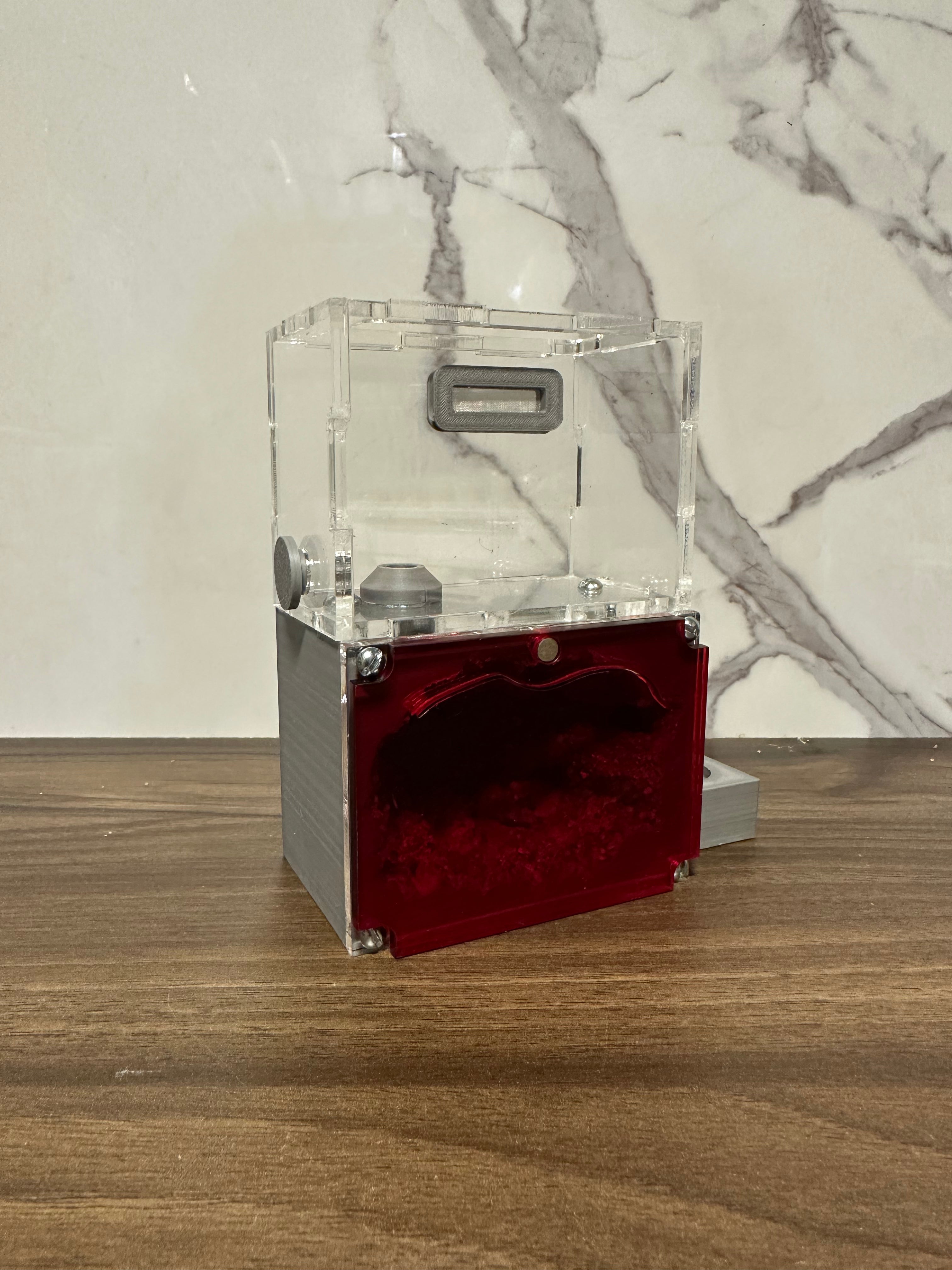 *Hormiguero Acrílico Compacto 12x8x5cm - Nido + Forrajeo con Tapa Roja Magnética*