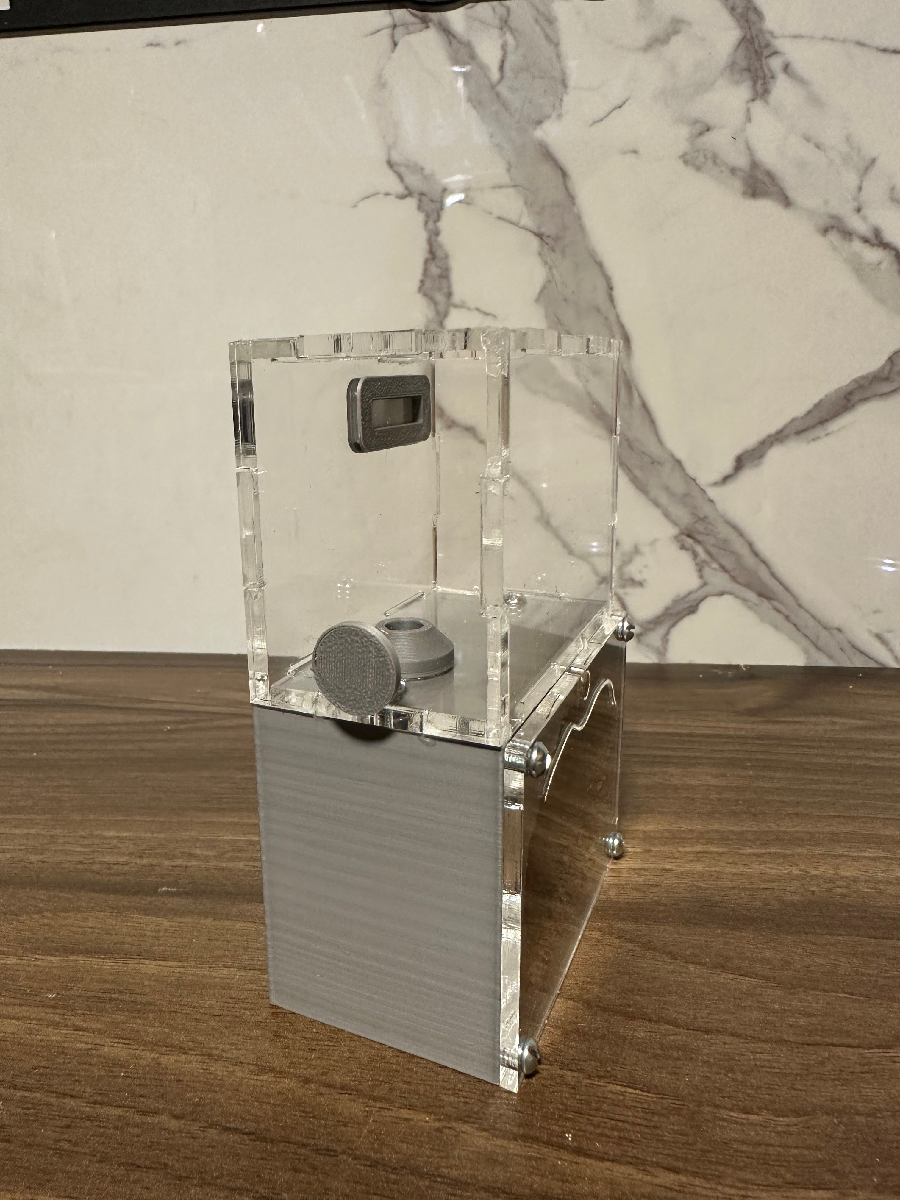 *Hormiguero Acrílico Compacto 12x8x5cm - Nido + Forrajeo con Tapa Roja Magnética*