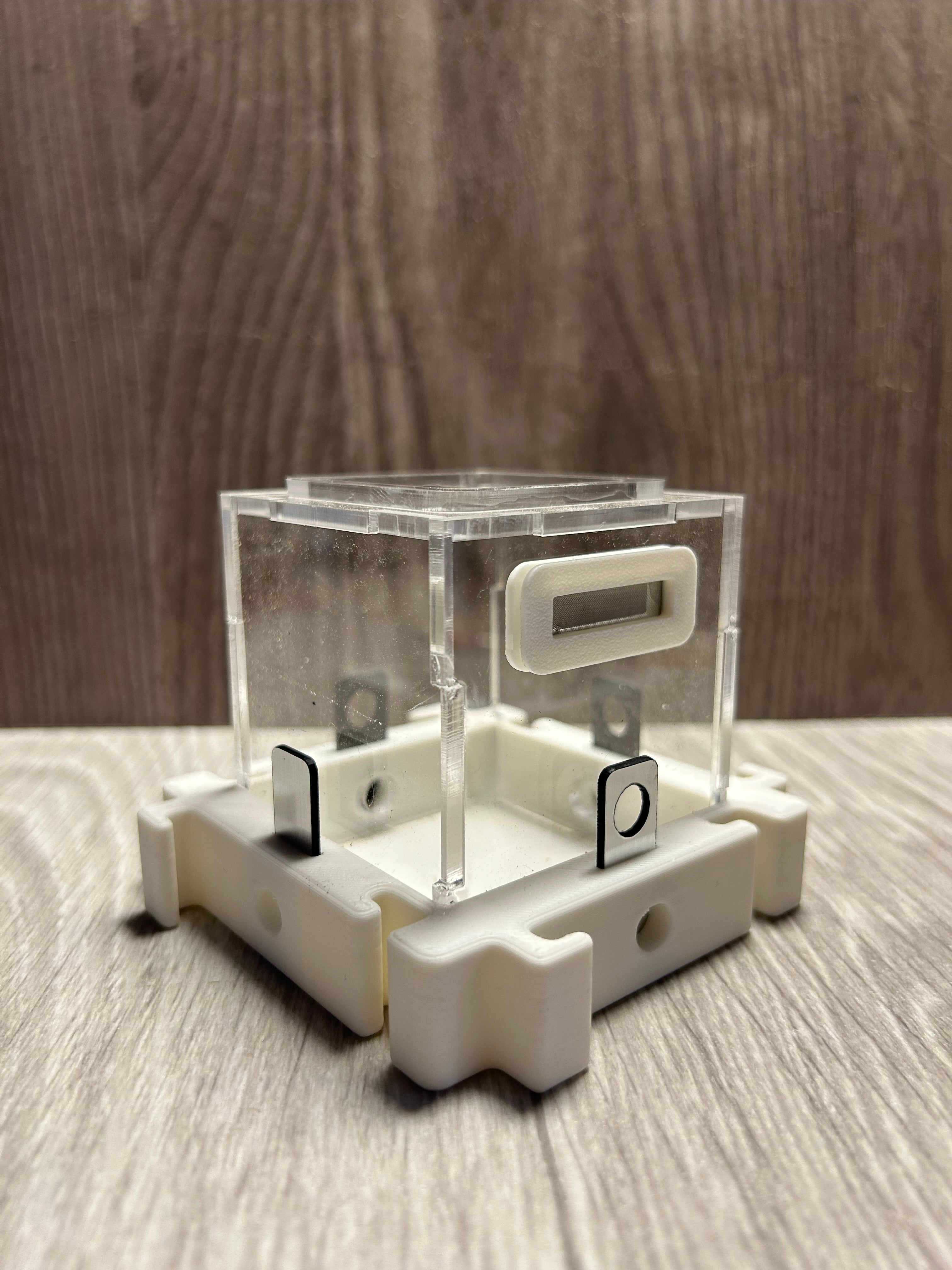Módulo forrajeo Conector 4 Vías 8x8x8 cm - Ventilación + Compuertas | Hormiwood